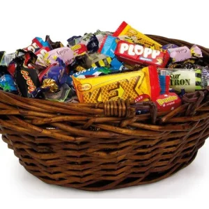 Godis Presentkorg brun inslaget 1,5kg